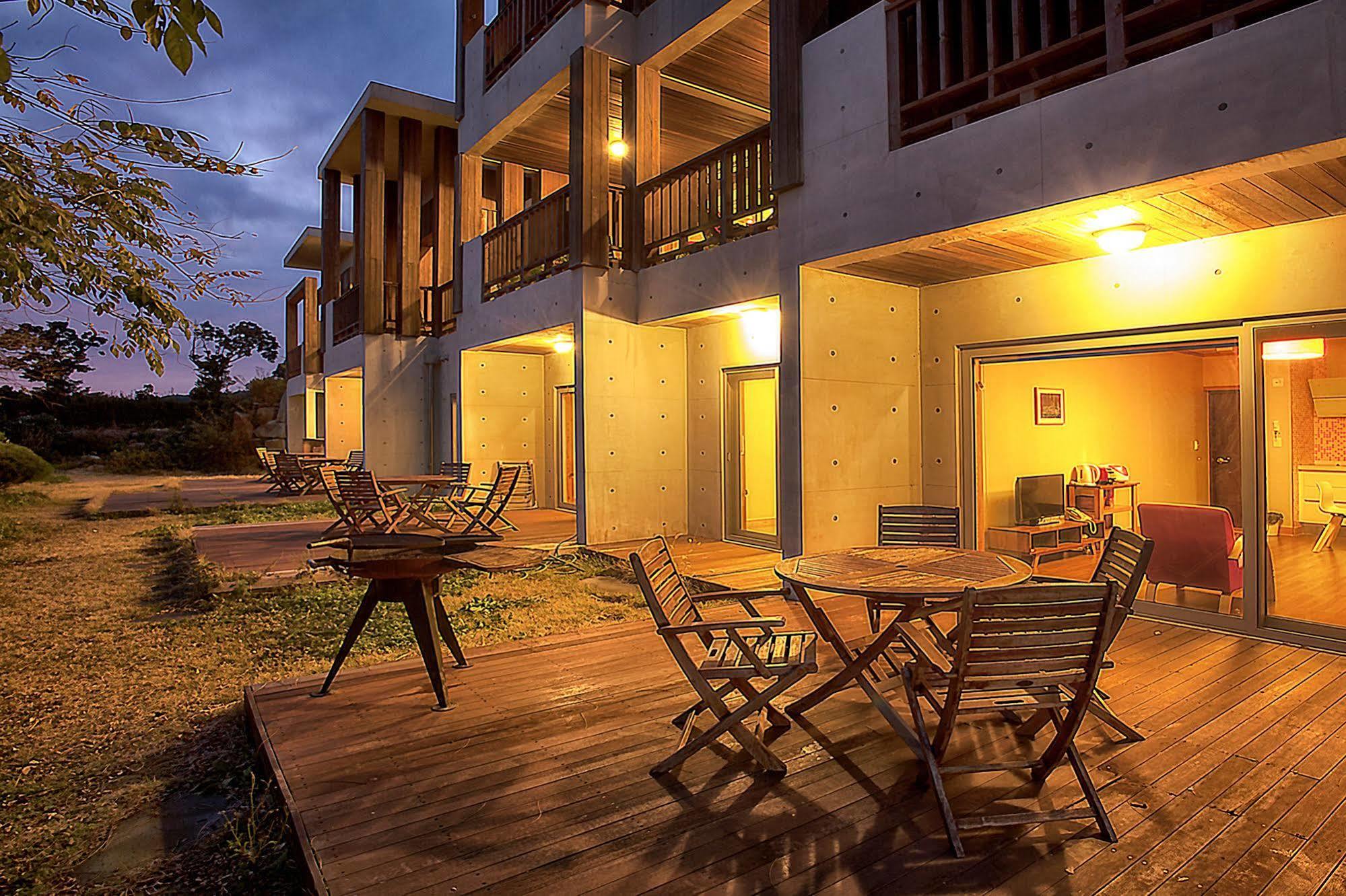 Jeju Eco Suites Seogwipo Exterior foto